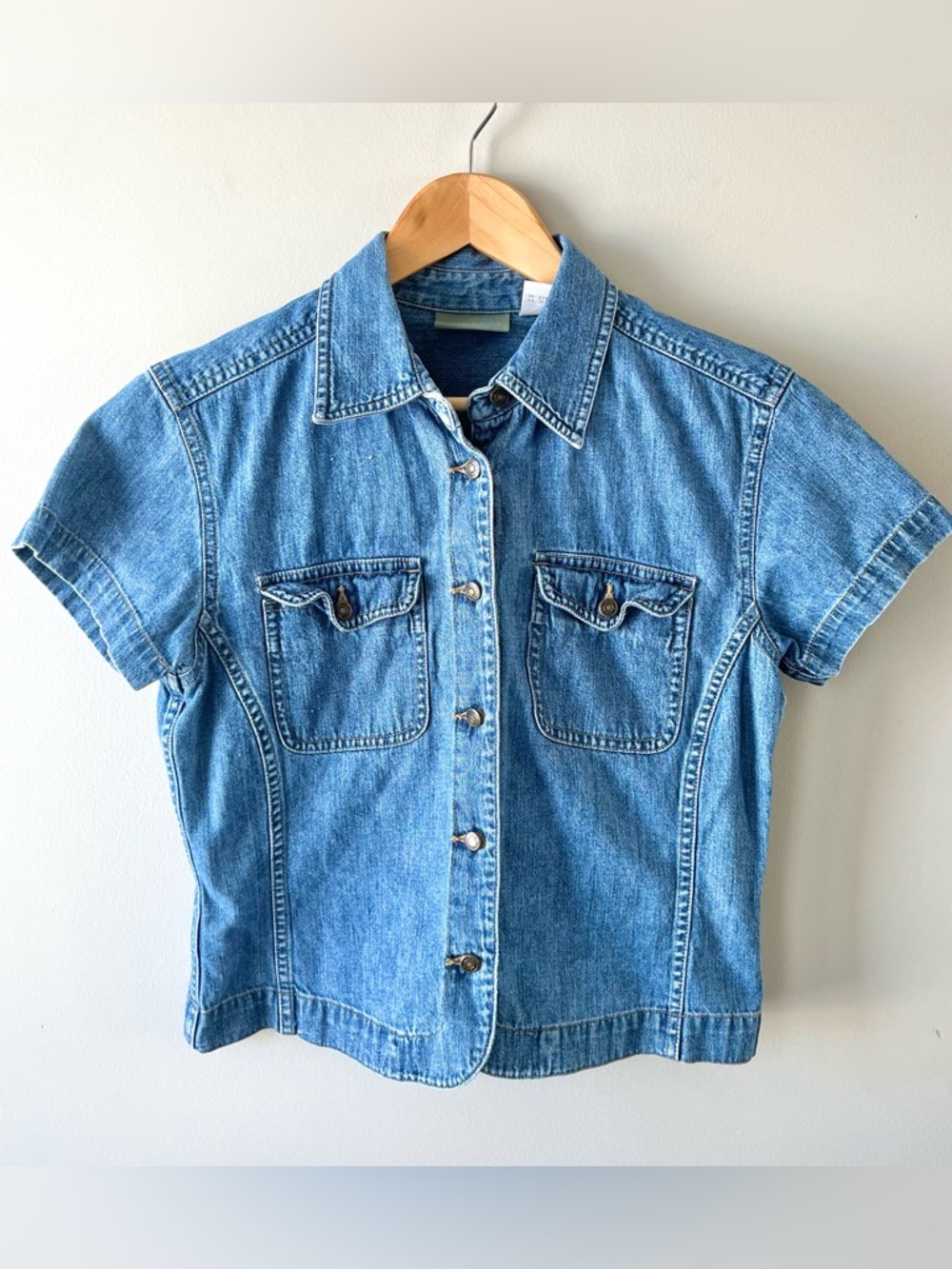 Liz Claiborne Medium Wash Denim Button-Front Women's Shirt Size Small- Western